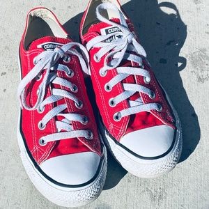 New Condition Classic Red Converse! ❤️